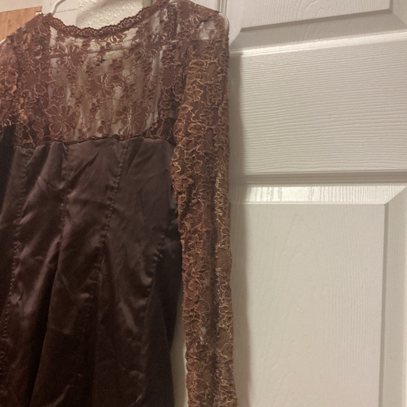 what ; brown ( on the top ) see thru design with flowers with zipper. its cute💫 - Picture 12 of 15